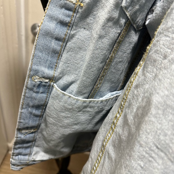 PrettyLittleThing Jean Jacket - Picture 5 of 8